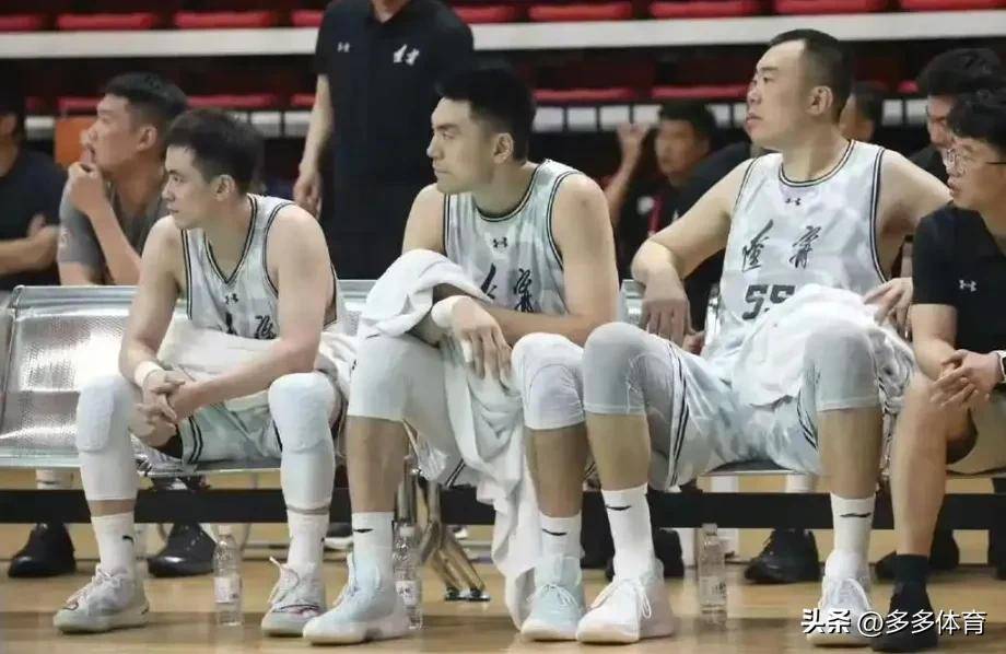 里程碑夜辽宁本钢篮板制胜，CBA季后赛赛后刷纪录，态度坚定，临场指挥获称赞的简单介绍