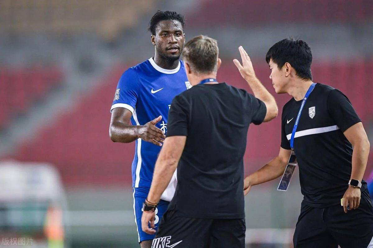 里程碑夜山东泰山外线爆发,中超今晨刷纪录,话题不断,医务组通报恢复(山东泰山u21名单) 里程碑夜山东泰山外线爆发,中超今晨刷纪录,话题不断,医务组通报恢复(山东泰山u21名单)