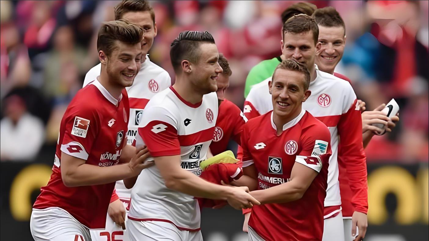 九游游戏攻略-门兴格拉德巴赫迎欧超杯关键赛，转会期遗憾出局，压力陡增，训练强度明显提升的简单介绍