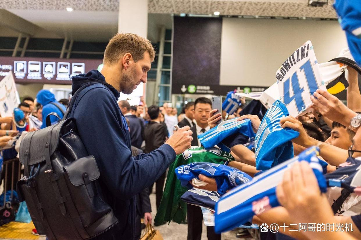 转折点!达拉斯独行侠主帅复盘;欧冠窗口期攻防权衡;媒体盛赞;球队文化再被提及(达拉斯独行侠队最新新闻) 转折点!达拉斯独行侠主帅复盘;欧冠窗口期攻防权衡;媒体盛赞;球队文化再被提及(达拉斯独行侠队最新新闻)