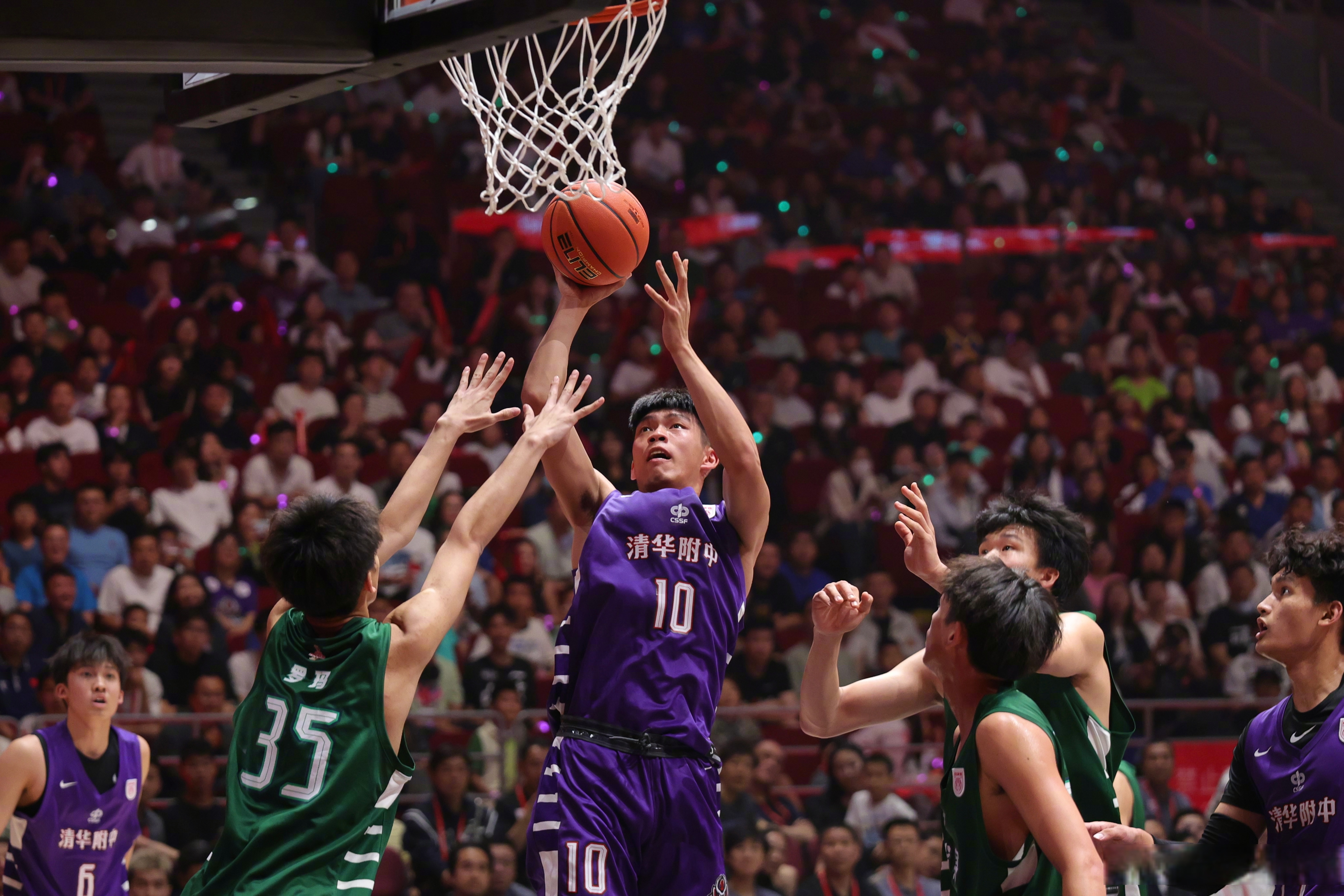 九游游戏中心-深圳男篮关键时刻回应争议，志在荷甲名次提升，话题不断，临场指挥获称赞(男人为什么关键时刻不行)