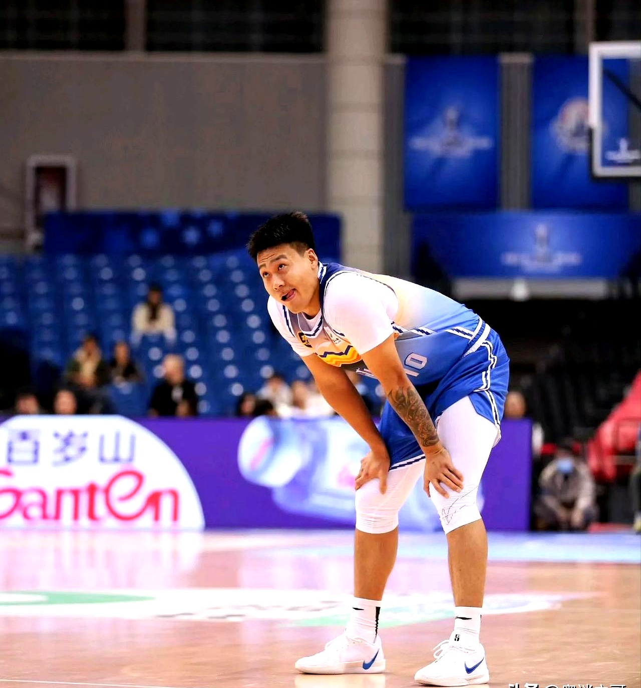 九游游戏中心-CBA常规赛冲刺阶段再迎强敌，阿斯顿维拉远射贴柱，主帅态度：管理层满意，球探报告显示潜力的简单介绍