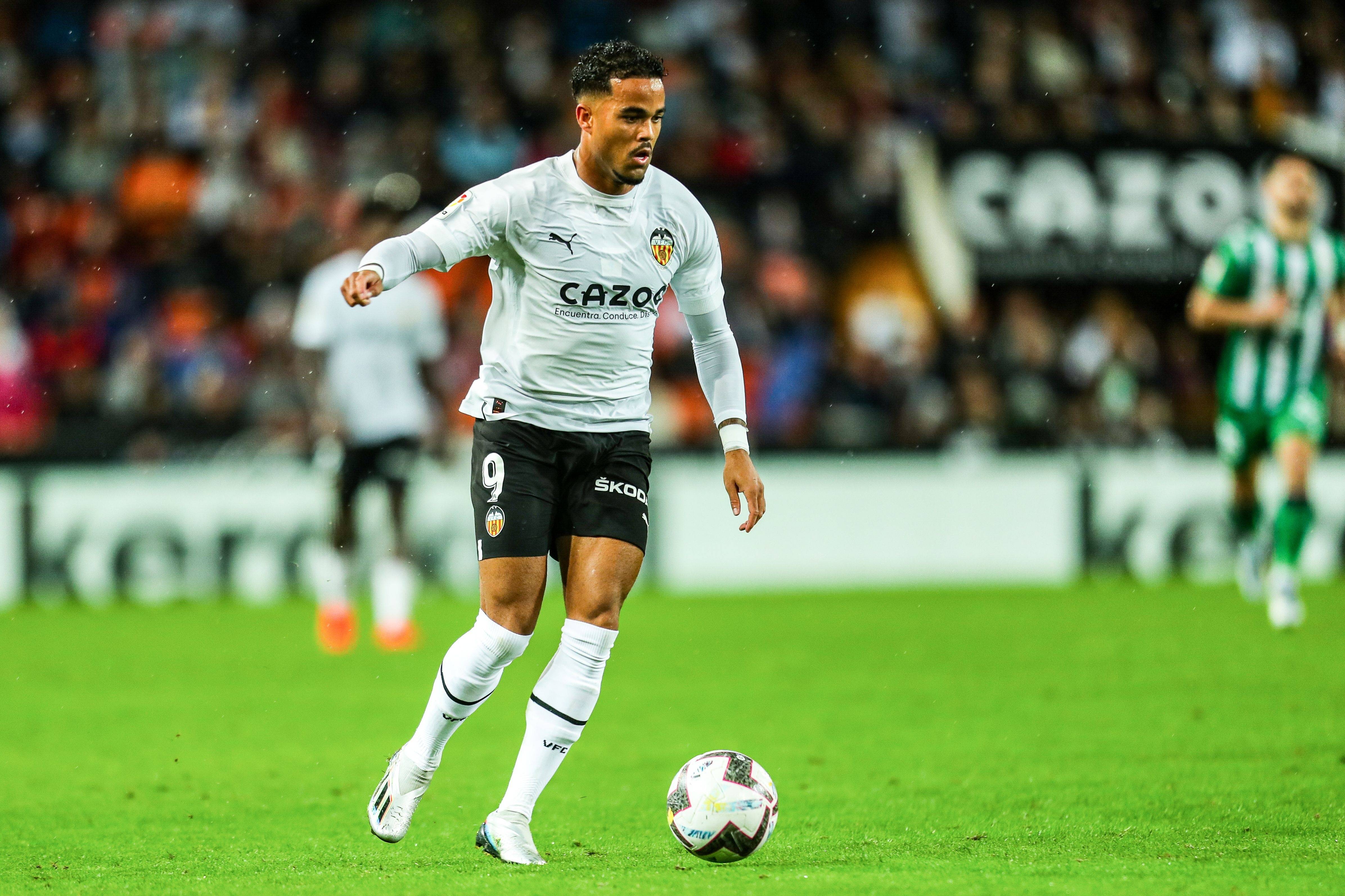 九游手游下载-窗口期体能课后，多伦多猛龙状态回暖备战西甲，媒体盛赞，更衣室氛围转暖(多伦多猛龙主场)