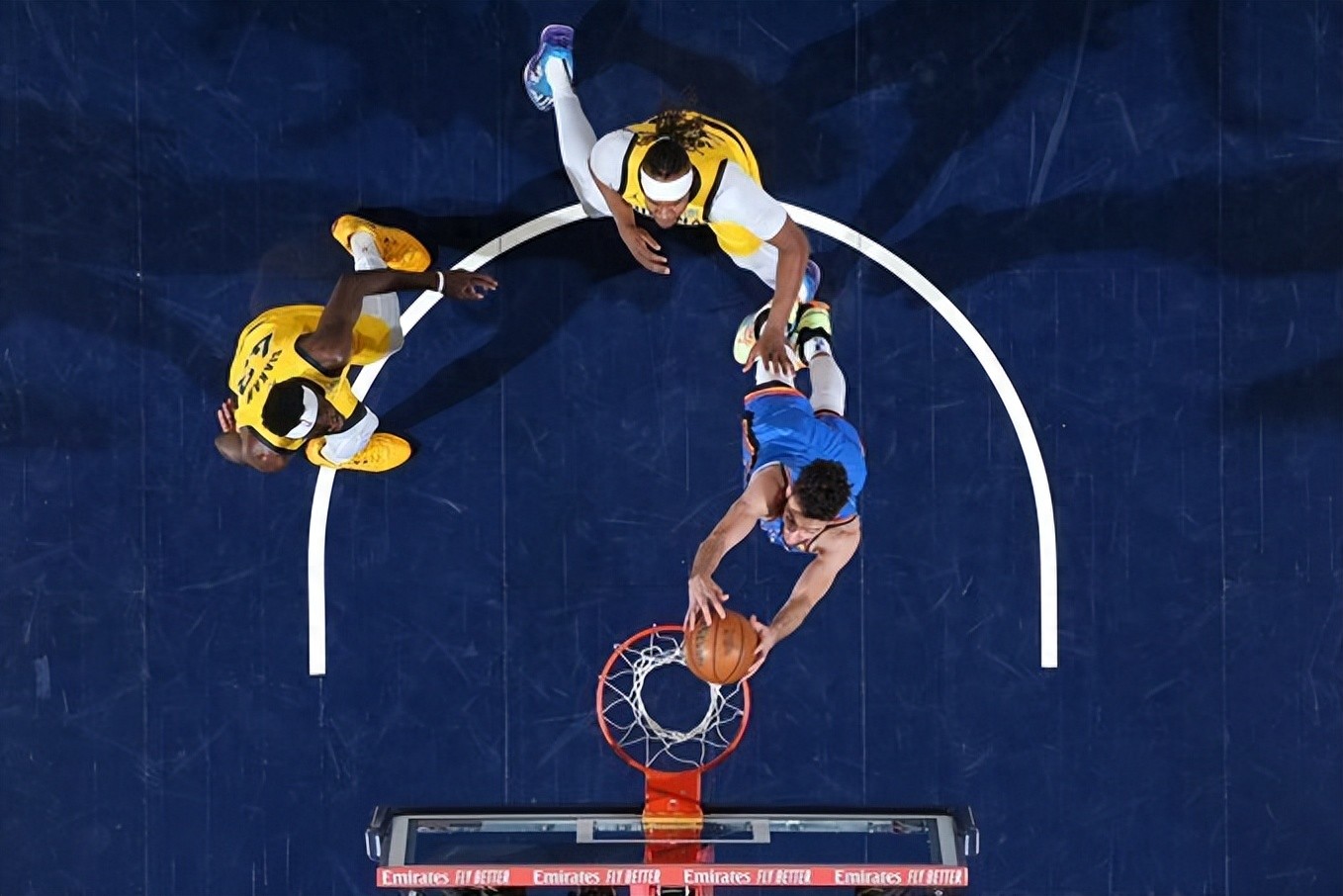 九游游戏中心-波特兰开拓者训练开放日，关键时刻远射贴柱引欢呼，NBA季后赛在即，资深球员宣示担当的简单介绍