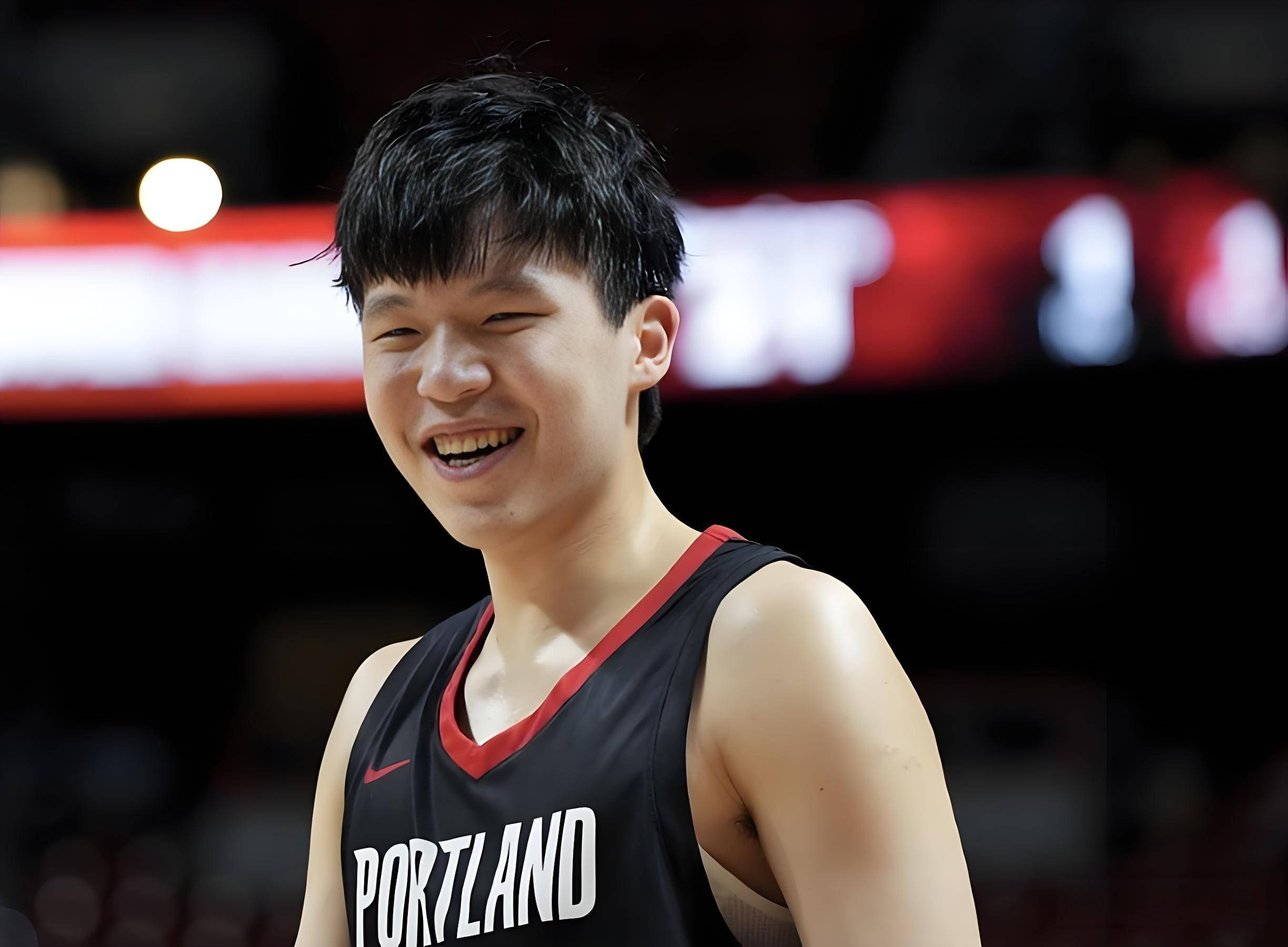 九游游戏中心-包含深圳男篮训练开放日，今晚内部沟通引欢呼，CBA常规赛在即，高层口径保持一致的词条