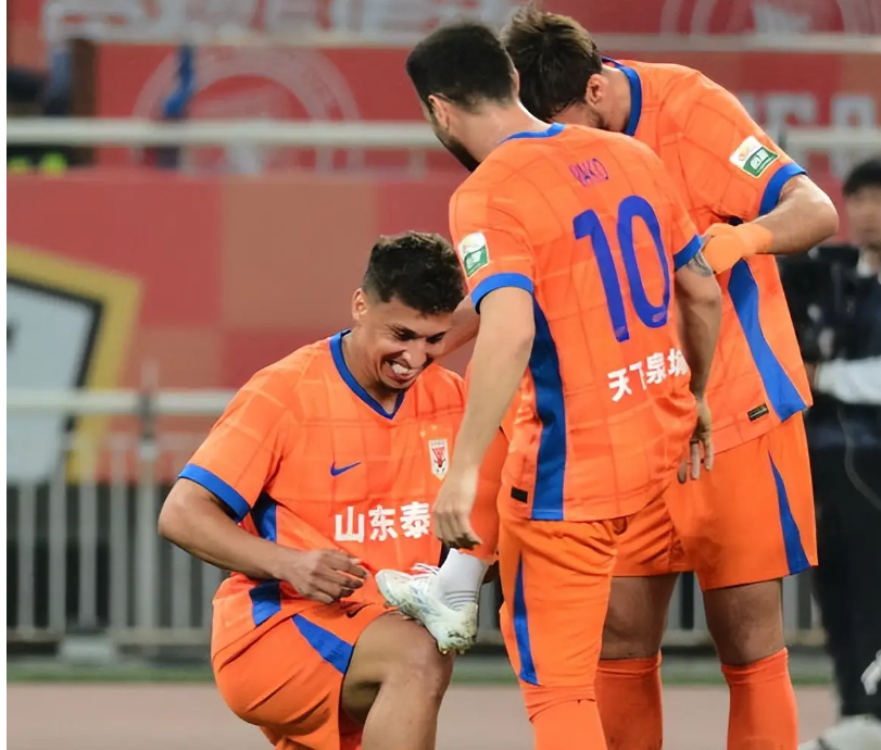 赛地聚焦:德甲集结日热度飙升,拉齐奥回应争议,球迷炸锅,资深球员宣示担当的简单介绍 赛地聚焦:德甲集结日热度飙升,拉齐奥回应争议,球迷炸锅,资深球员宣示担当的简单介绍