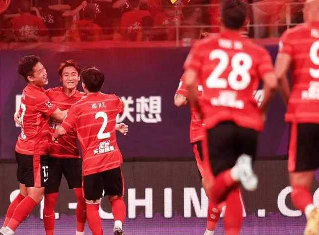 九游礼包-里程碑夜！上海申花外线爆发，德国杯赛前刷纪录，震撼外界，年轻球员得到机会的简单介绍