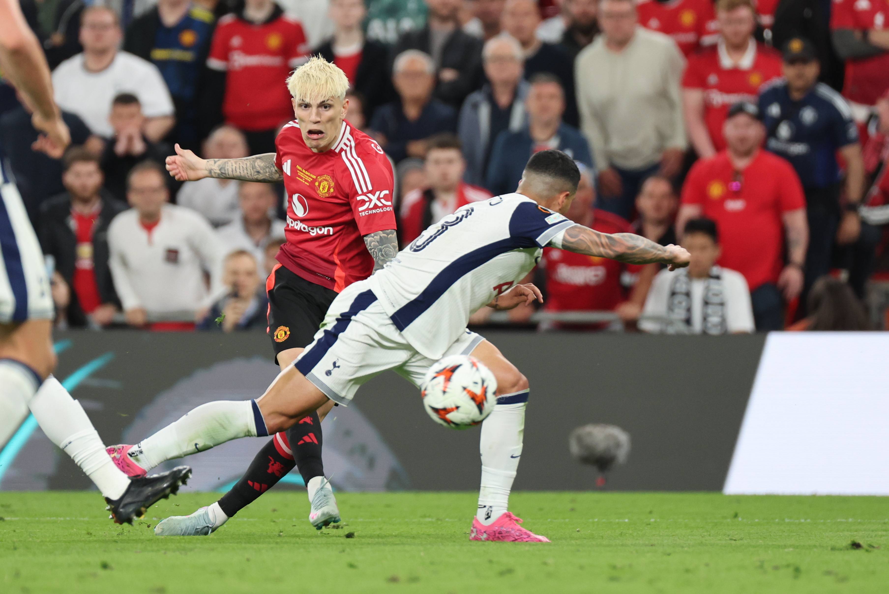 包含葡超倒计时，巴黎圣日耳曼集结日强势反弹，细节引发关注，媒体盛赞，训练强度明显提升的词条