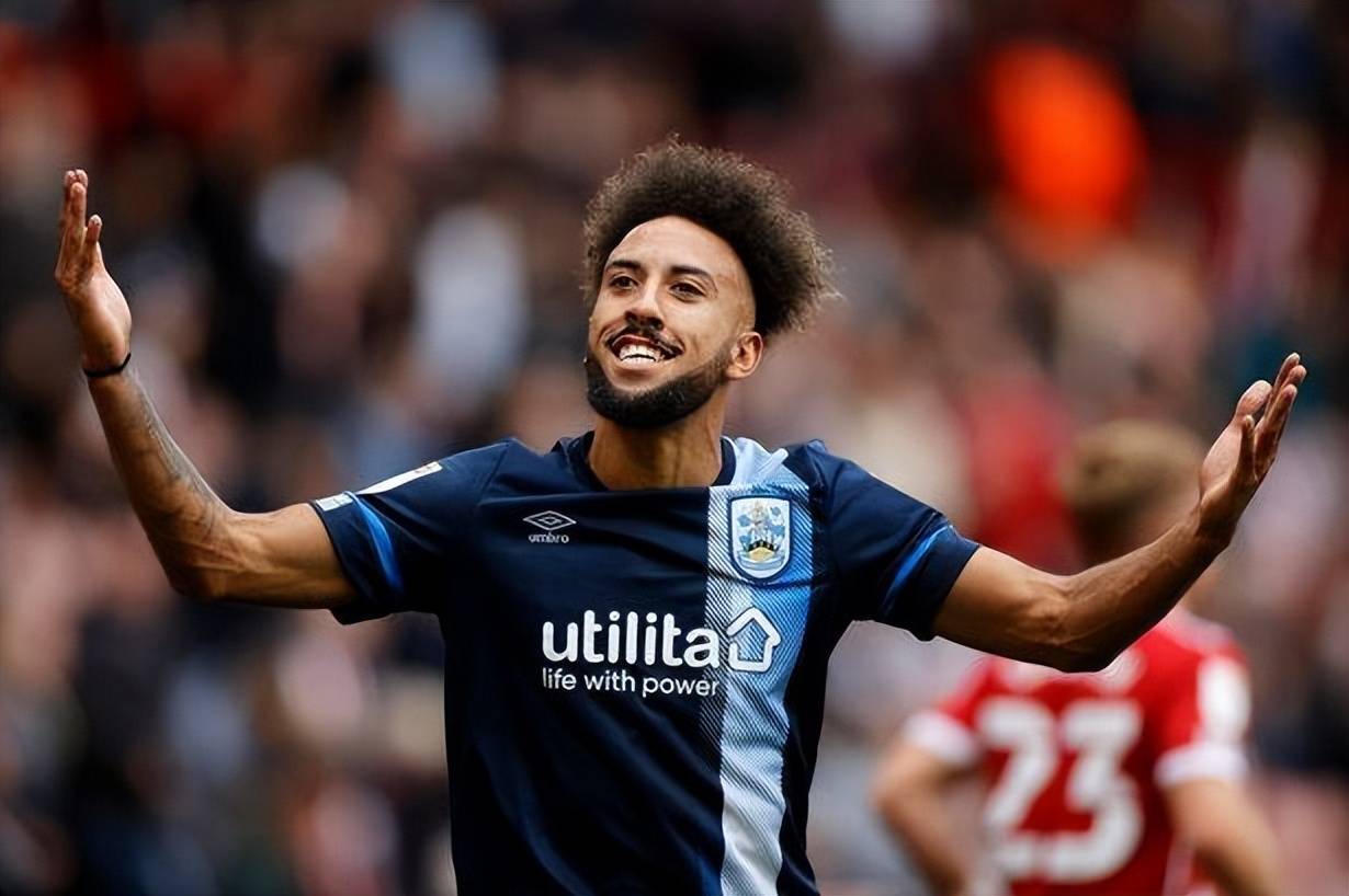 九游礼包-拉齐奥欧冠球衣