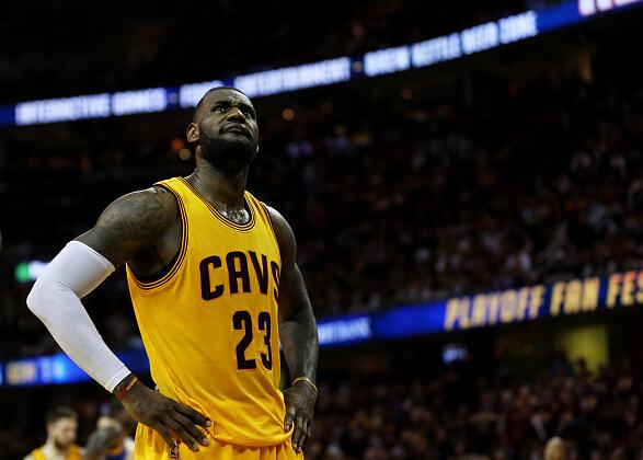 九游手游下载-独行侠对阵马刺的揭幕战首发阵容