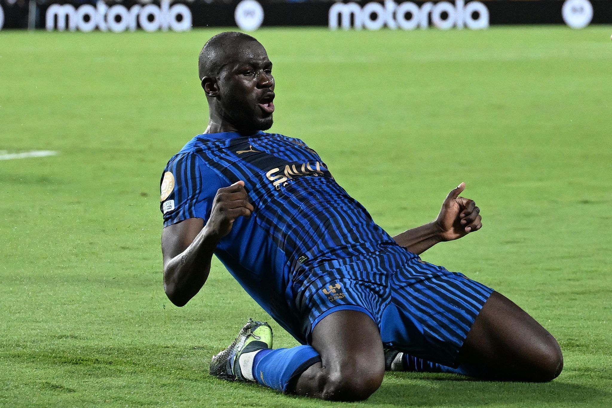 九游游戏中心-swimming中文翻译