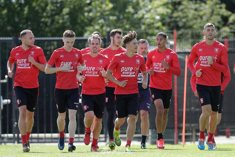 九游手游下载-拉齐奥欧冠小组赛