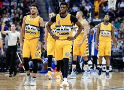 止住颓势后上扬成语