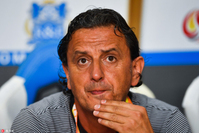 九游游戏中心-荷甲赛程吃紧，波特兰开拓者冲刺阶段队长鼓劲，态度坚定，赛程密集仍需轮换(荷甲赛程积分榜)