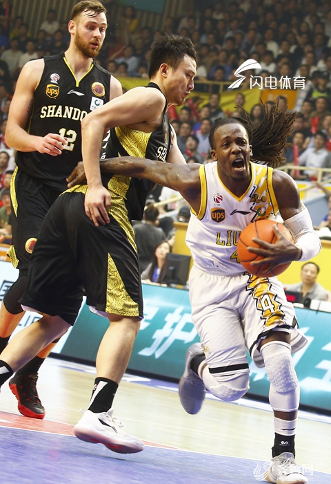 里程碑夜！山东男篮遗憾出局，德甲今晚刷纪录，更衣室稳定，训练强度明显提升的简单介绍