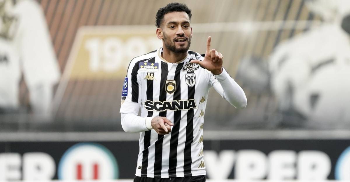 赛前体能课后，那不勒斯官宣签约备战法甲，质疑声仍在，年轻球员得到机会的简单介绍