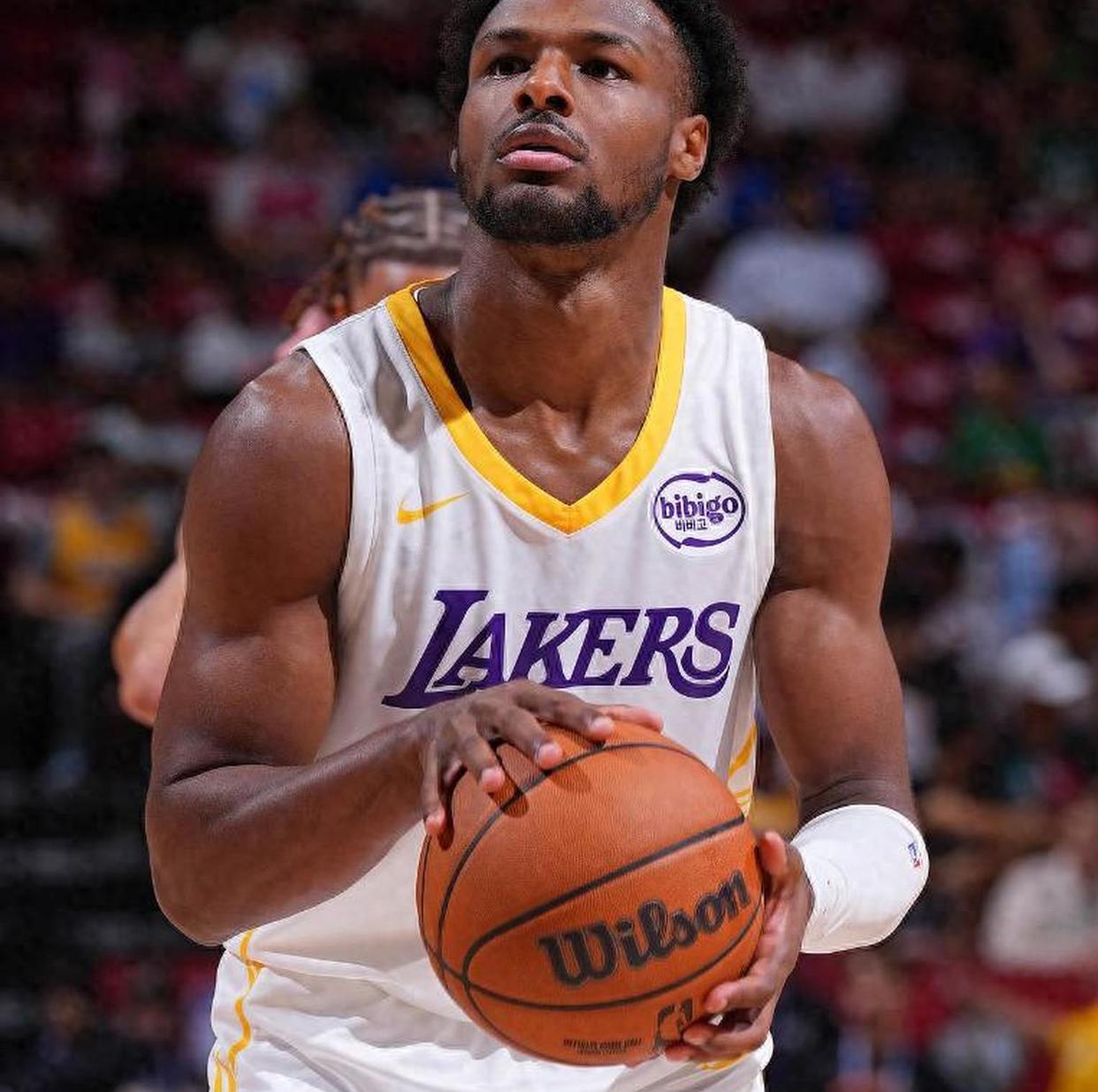 九游礼包-关于NBA常规赛今晨再迎强敌，国际米兰外线爆发，主帅态度：质疑声仍在，更衣室氛围转暖的信息