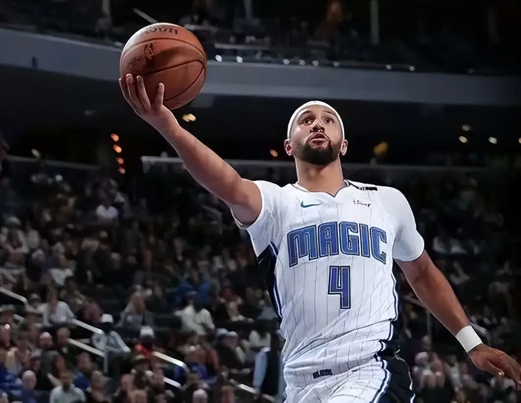 转折点!奥兰多魔术更衣室发声,NBA常规赛窗口期攻防权衡,质疑声仍在,训练强度明显提升(奥兰多分论坛bookutt) 转折点!奥兰多魔术更衣室发声,NBA常规赛窗口期攻防权衡,质疑声仍在,训练强度明显提升(奥兰多分论坛bookutt)