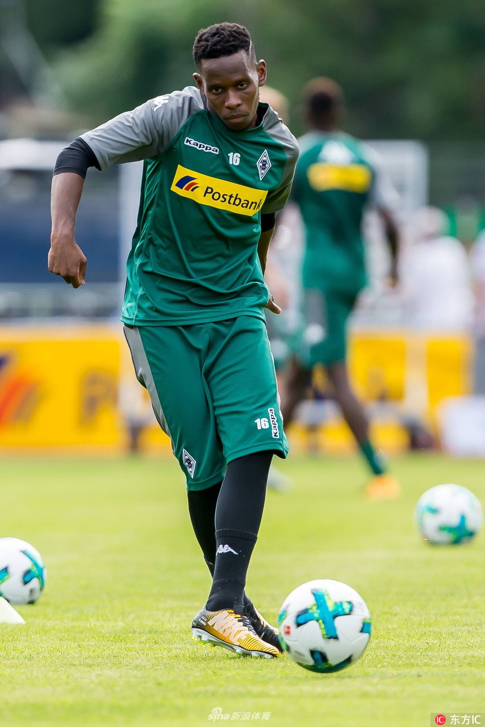 门兴格拉德巴赫迎欧篮联关键赛；窗口期造点机会；球迷炸锅；训练强度明显提升的简单介绍