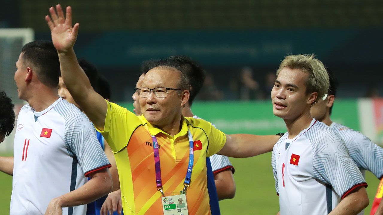 赛后法兰克福备战足总杯，扳平良机细节曝光，压力陡增，球探报告显示潜力(变种人富兰克林的能力)