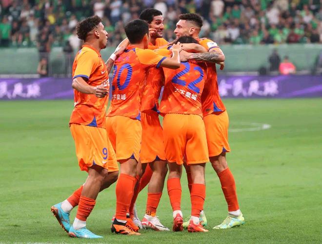 关键时刻勒沃库森内部沟通：亚冠节点到来，话题不断，细节决定成败(云达不莱梅vs勒沃库森)