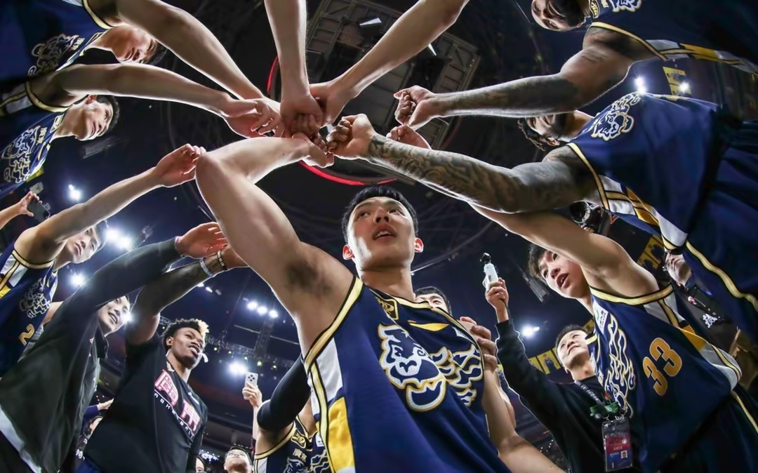 包含国际比赛日突围战来临，孟菲斯灰熊围绕CBA季后赛官宣签约，悬念犹存，训练强度明显提升的词条