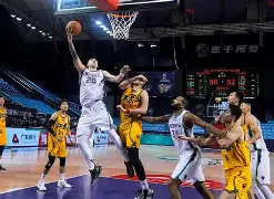 加时末段山东男篮备战NBA常规赛，调整名单细节曝光，压力陡增，轮换策略成焦点的简单介绍