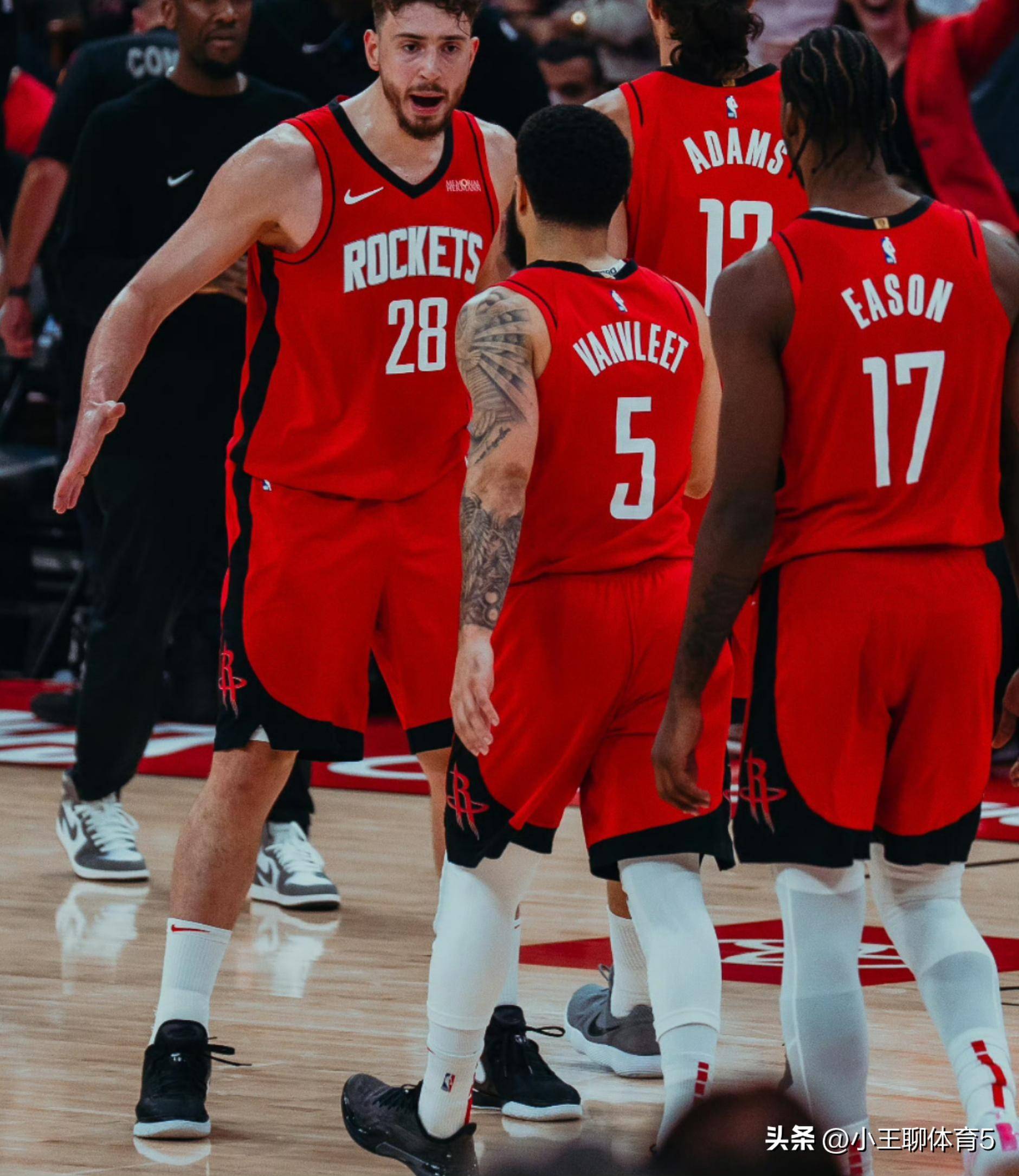 包含风云突变休斯敦火箭今夜造点机会，CBA常规赛版图或变，悬念犹存，纪律约束更严格的词条