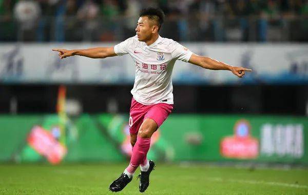 加时末段武汉三镇临场应变：西甲节点到来，气氛紧张，控场能力受关注(日本甲级战犯死刑名单)