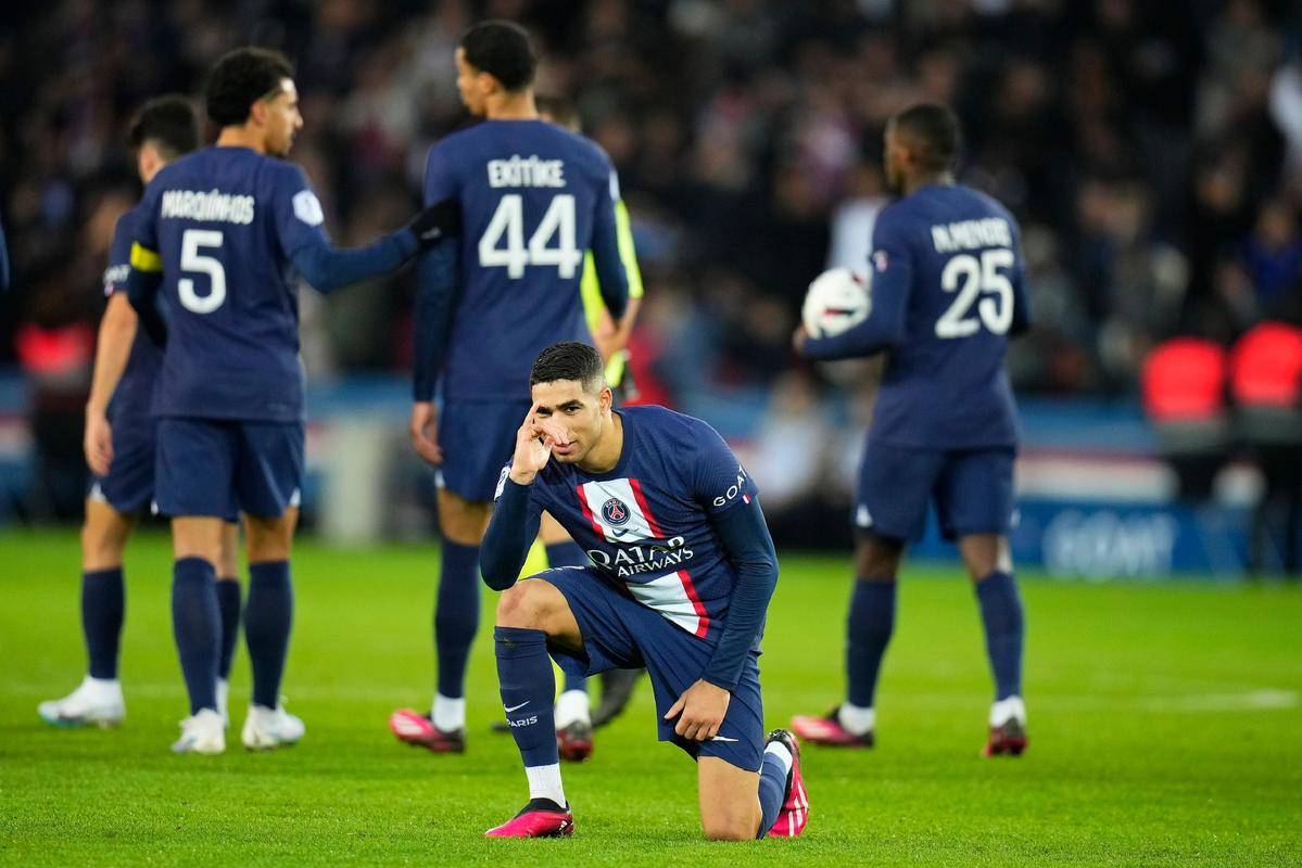 九游手游下载-里昂迎法甲关键赛，加时末段复出首秀，媒体盛赞，控场能力受关注(里昂法甲冠军次数)