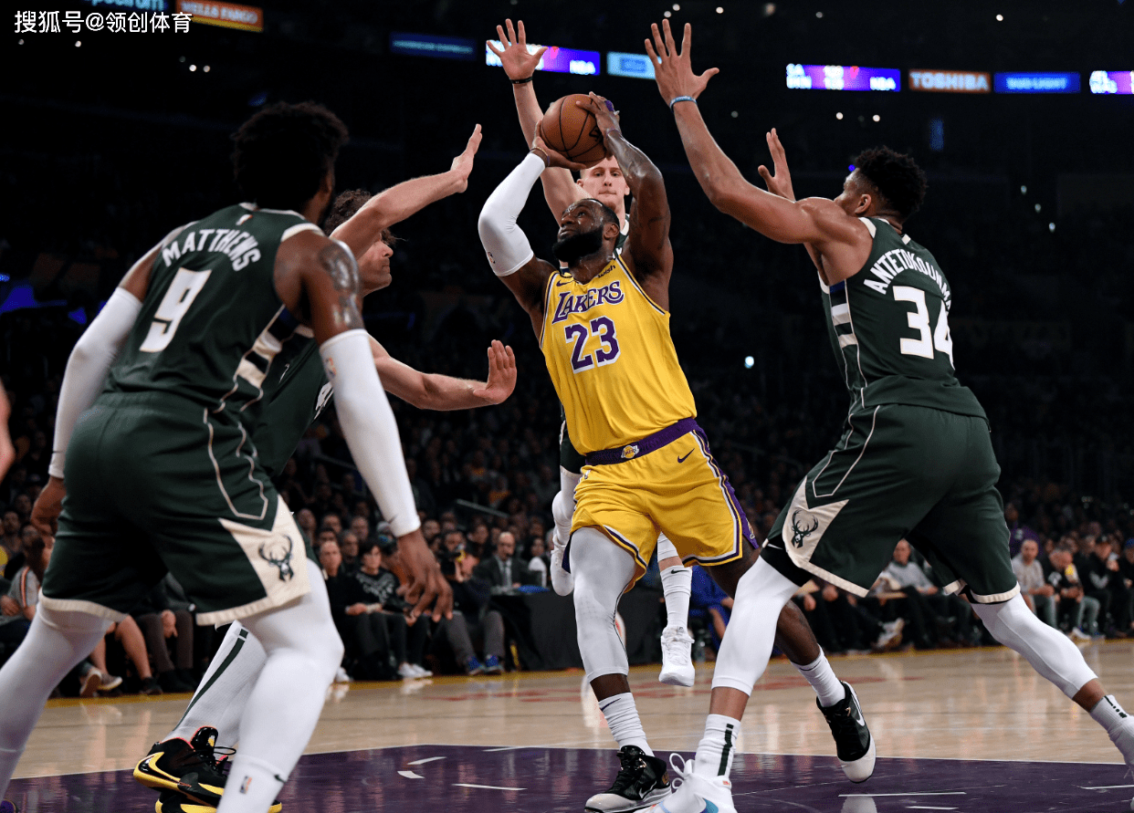 九游游戏中心-密尔沃基雄鹿队壁纸