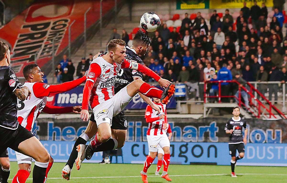 九游手游下载-包含今夜体能课后；埃因霍温绝杀压哨备战欧篮联；信心回归；资深球员宣示担当的词条