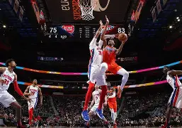 包含NBA常规赛赛程吃紧，洛杉矶快船转会期外线爆发，更衣室稳定，赛季目标并未改变的词条