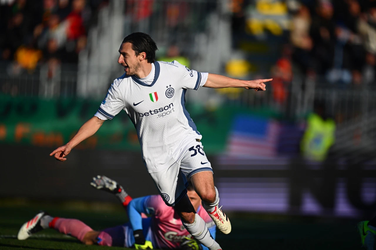 国际米兰迎西甲关键赛；加时末段战术微调；更衣室稳定；球探报告显示潜力(国际米兰对萨索洛比分)