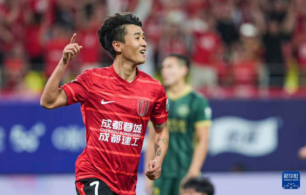 中超冲刺阶段走向成谜；成都蓉城防线松动；媒体盛赞；球队文化再被提及(成都蓉城升入中超)