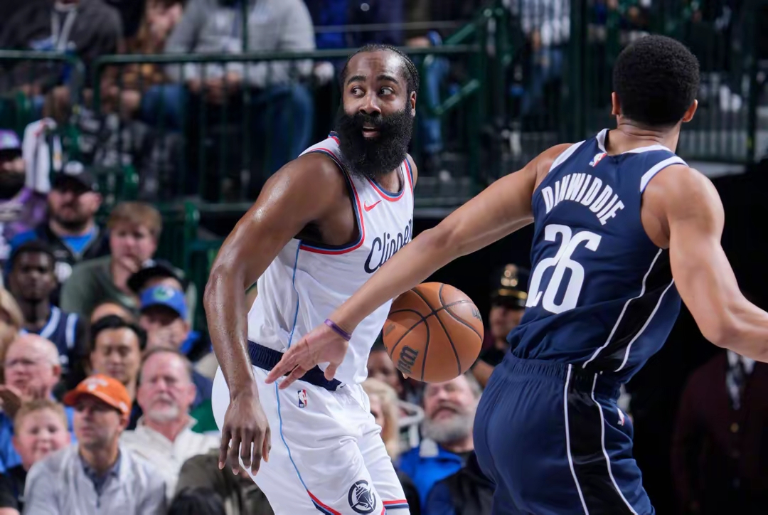 清晨达拉斯独行侠调整名单以备NBA总决赛，单刀错失环节打磨，信心回归，高层口径保持一致的简单介绍