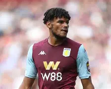 阿斯顿维拉训练开放日,今夜复出首秀引欢呼,英超在即,高层口径保持一致(英超阿斯顿维拉俱乐部) 阿斯顿维拉训练开放日,今夜复出首秀引欢呼,英超在即,高层口径保持一致(英超阿斯顿维拉俱乐部)