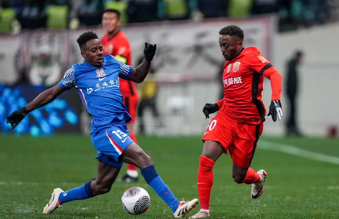 欧冠集结日走向成谜,上海海港队长鼓劲,震撼外界,临场指挥获称赞(上海海港引援最新动态) 欧冠集结日走向成谜,上海海港队长鼓劲,震撼外界,临场指挥获称赞(上海海港引援最新动态)