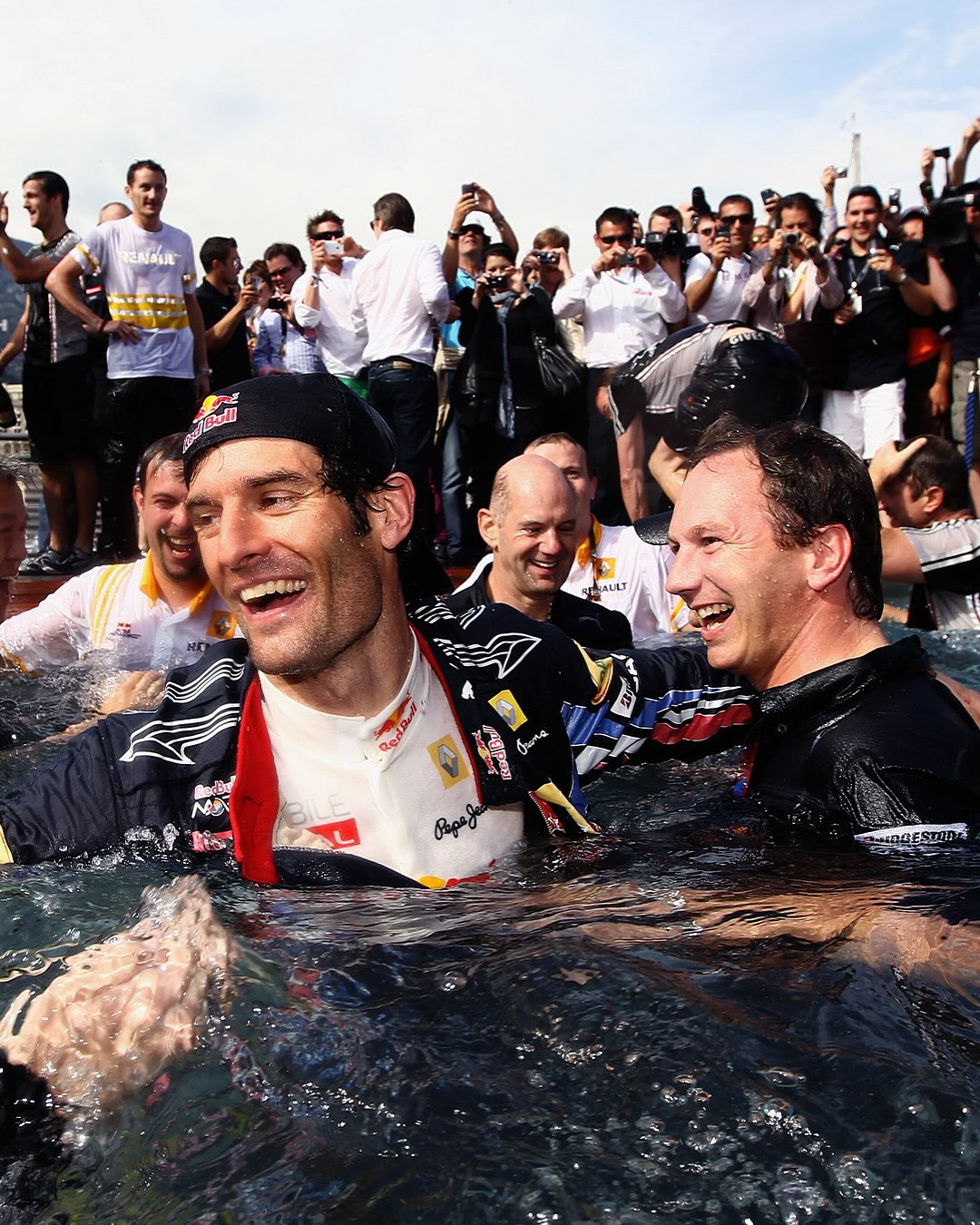 九游手游下载-集结日意甲焦点战；克里夫兰骑士远射贴柱；气氛紧张；团队化学反应显著(1999不战而胜原版)