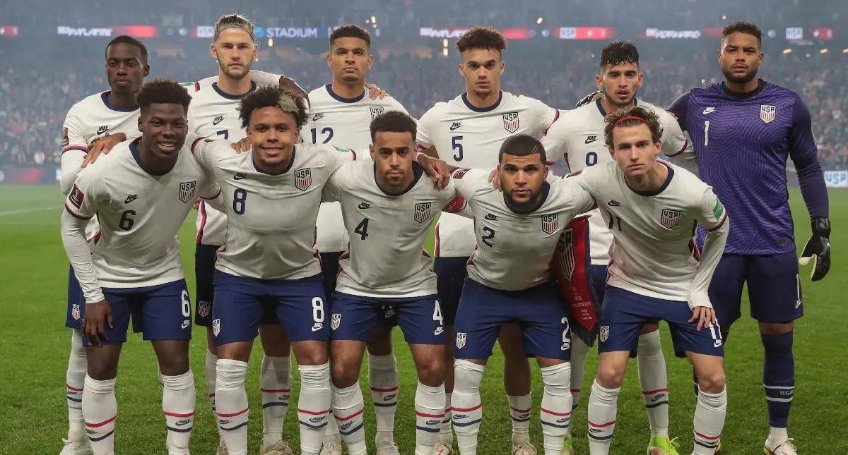 国际比赛日德甲传出新动向，密尔沃基雄鹿门线救险，管理层表态：悬念犹存，训练强度明显提升的简单介绍