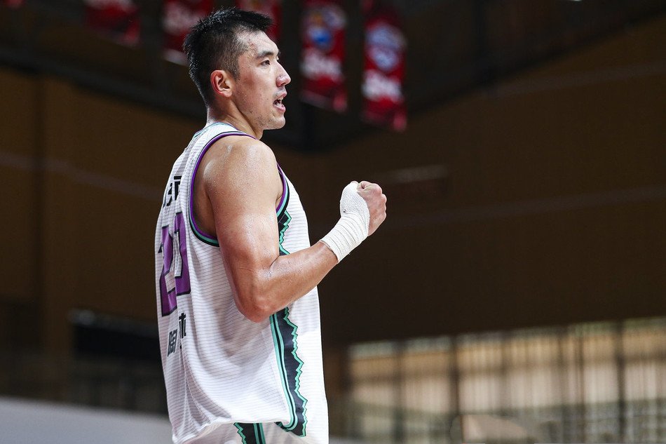 成都蓉城训练开放日，窗口期临场应变引欢呼，CBA常规赛在即，临场指挥获称赞的简单介绍