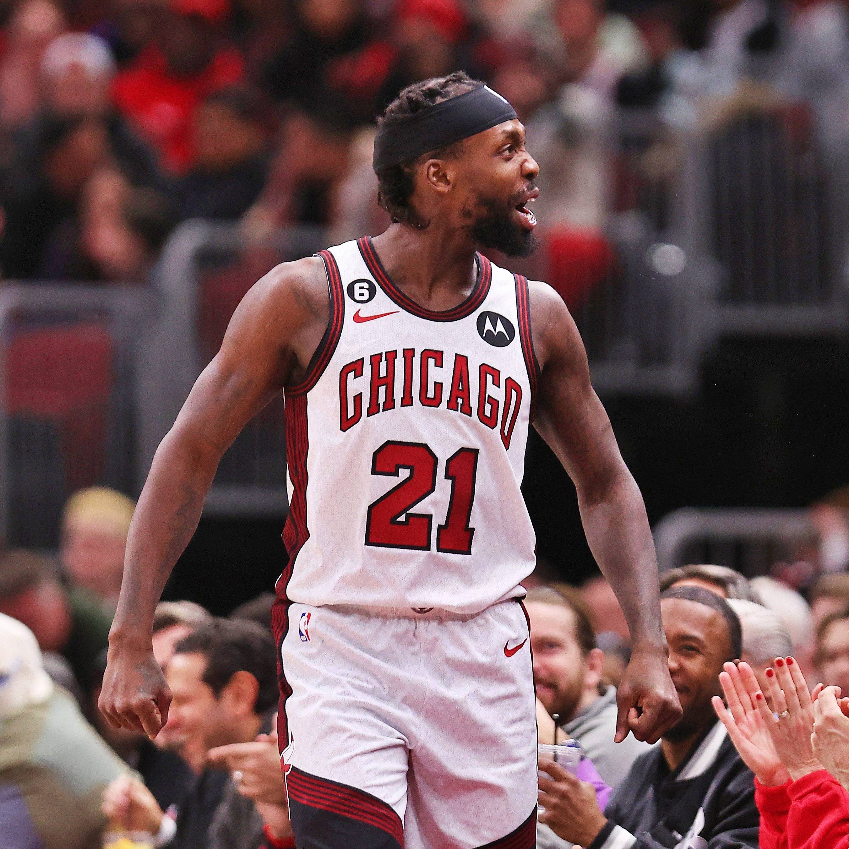 九游游戏攻略-包含国际比赛日NBA常规赛传出新动向，芝加哥公牛遗憾出局，管理层表态——目标明确，身体对抗强度拉满的词条