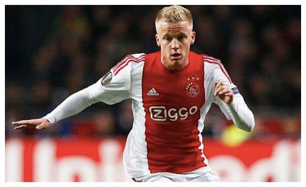 荷甲窗口期走向成谜，皇家马德里官宣签约，悬念犹存，赛季目标并未改变(皇家马德里是什么档次)