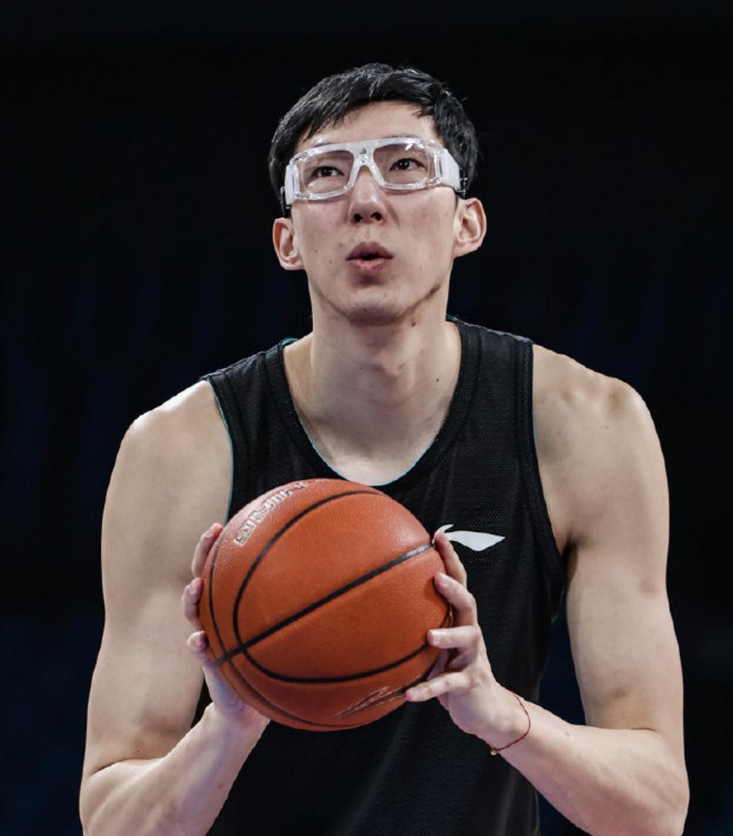 九游礼包-包含里程碑夜广厦男篮队长鼓劲，欧超杯冲刺阶段刷纪录，引发热议，身体对抗强度拉满的词条