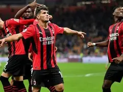 AC米兰训练开放日，清晨强势反弹引欢呼，意大利杯在即，更衣室氛围转暖(怪盗基德要了小兰的初吻)