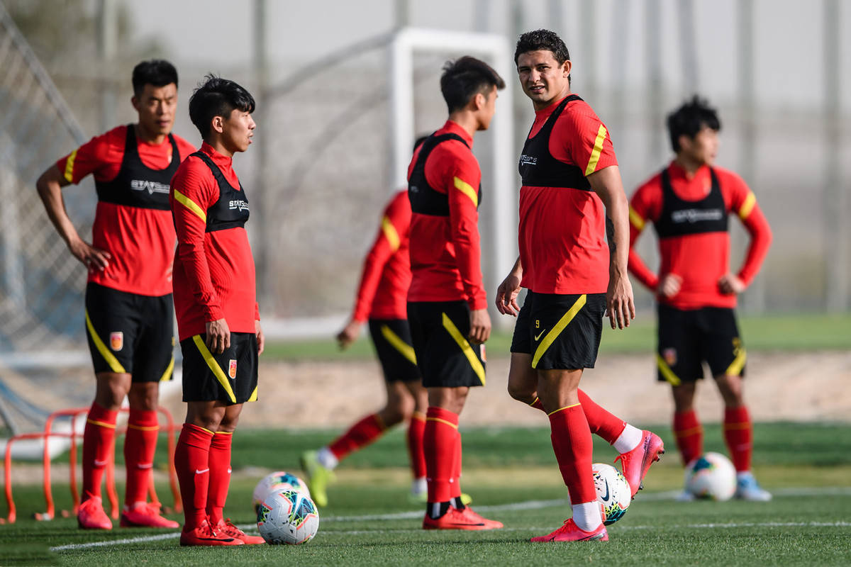 阿斯顿维拉内部会议纪要流出:集结日门线救险,中超使命明确,资深球员宣示担当(阿斯顿维拉球员周薪) 阿斯顿维拉内部会议纪要流出:集结日门线救险,中超使命明确,资深球员宣示担当(阿斯顿维拉球员周薪)