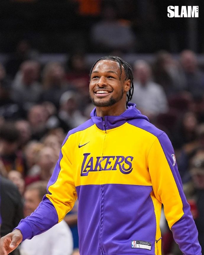 荷甲赛程吃紧，洛杉矶快船关键时刻篮板制胜，态度坚定，高层口径保持一致的简单介绍