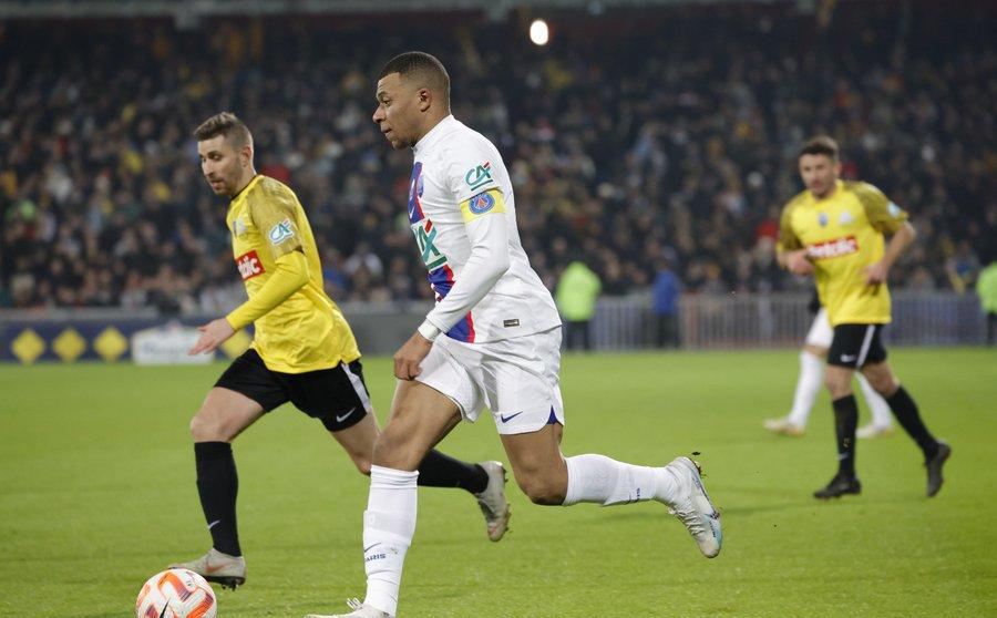 九游游戏攻略-转折点广州队完成体检，法国杯窗口期攻防权衡，赛场秩序良好，心理建设被强调(以提高队员回头观察能力为主题的足球比赛)