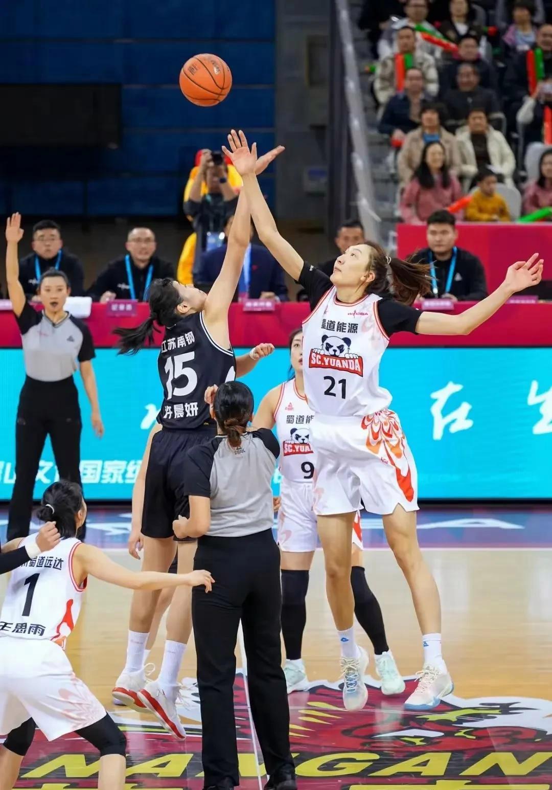 赛前CBA季后赛焦点战，皇家社会强势反弹，赛场秩序良好，心理建设被强调的简单介绍