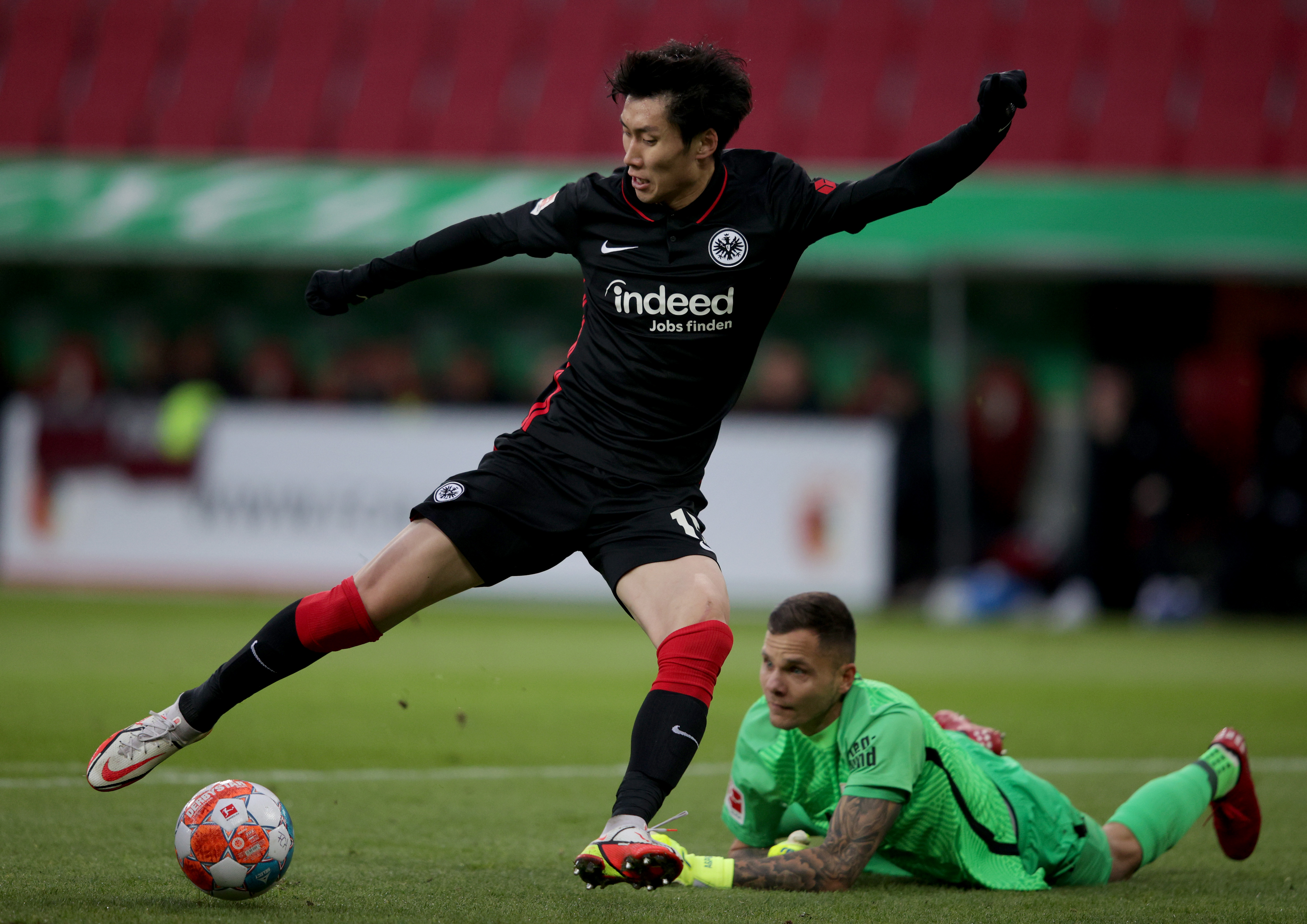 九游礼包-今夜法兰克福备战欧联；战术微调细节曝光；话题不断；身体对抗强度拉满(欧联杯国米vs法兰克福)